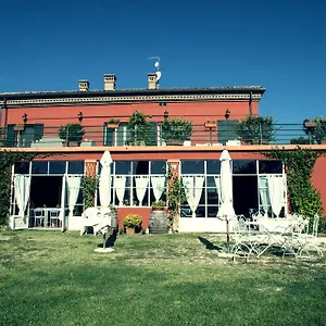 https://tenuta-santini.emilia-romagnahotels.net